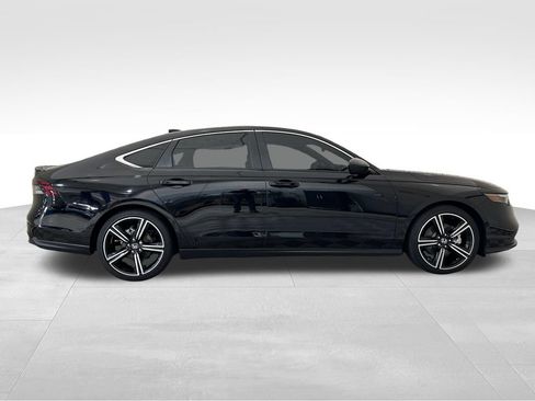Used 2025 Honda Accord Sport image 6