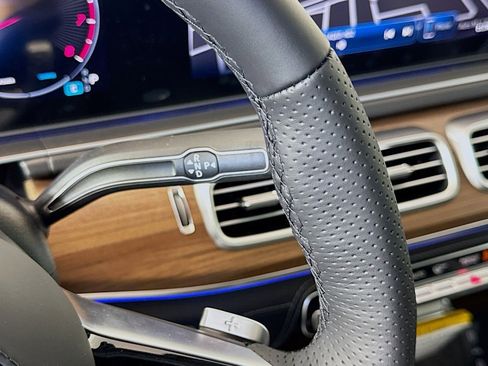 New 2025 Mercedes-Benz GLS 580 4MATIC image 15