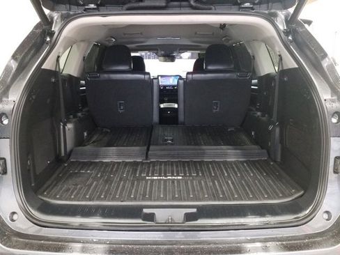 Used 2023 Toyota Highlander Limited image 15