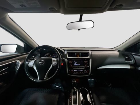 Used 2018 Nissan Altima 2.5 SV FWD image 15