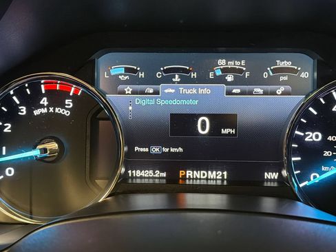 Used 2019 Ford F250 Platinum w/ Platinum Ultimate Package AWD/4WD image 19