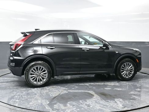 Used 2025 Cadillac XT4 Premium Luxury image 3