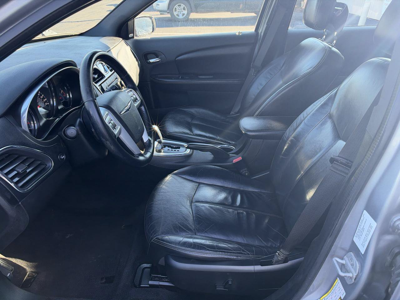 Used 2013 Chrysler 200 Limited FWD image 10