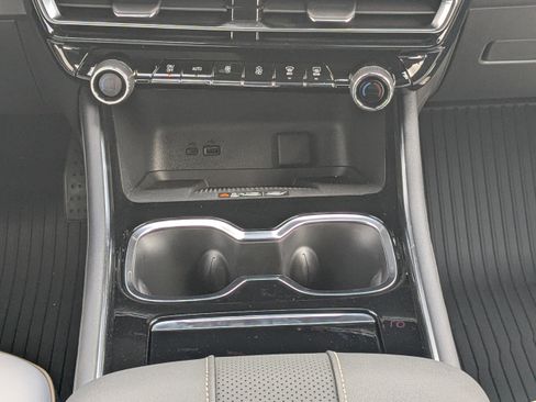 New 2026 Chevrolet Traverse High Country w/ LPO, Floor Liner Package FWD image 21