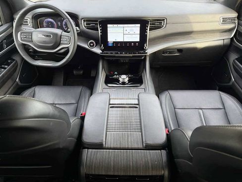 Used 2024 Jeep Wagoneer Series II w/ Flexible Seating Group image 11