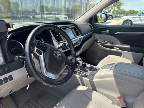 Used 2019 Toyota Highlander Limited AWD/4WD image 11