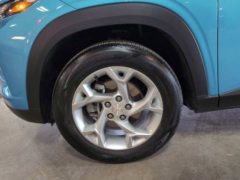 Used 2025 Chevrolet Trax LS w/ LS Convenience Package image 30