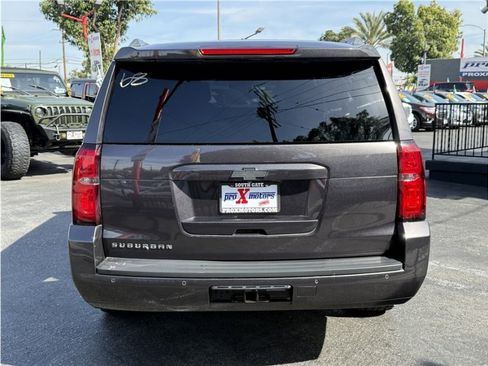 Used 2017 Chevrolet Suburban LT image 5