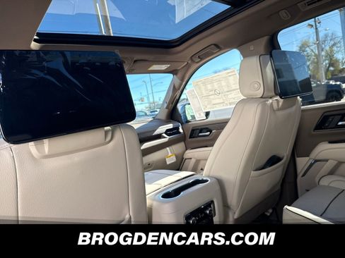 New 2026 GMC Yukon XL Denali image 4