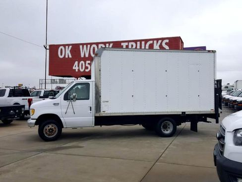 Used 1996 Ford E-350 and Econoline 350 image 2