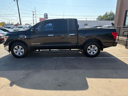 Used 2017 Nissan Titan SV AWD/4WD image 8