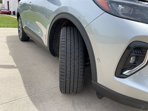 Certified 2023 Ford Escape Platinum w/ Premium Technology Package AWD/4WD image 17