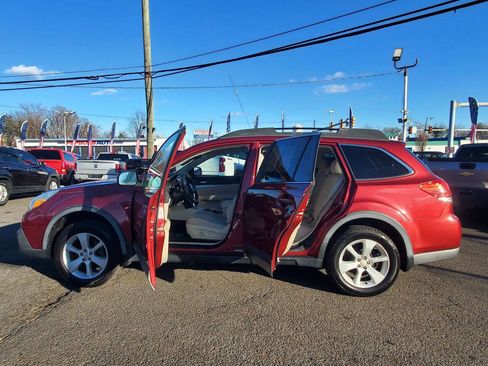 Used 2014 Subaru Outback 2.5i Premium image 12