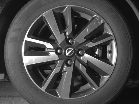 Used 2025 Nissan Versa SV FWD image 13