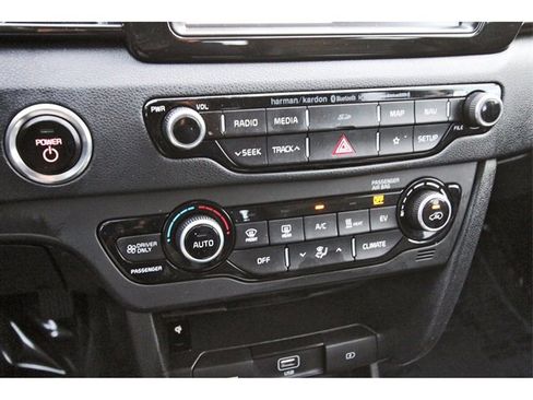 Used 2019 Kia Niro EX Premium image 25