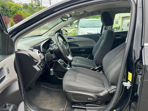 Used 2017 Chevrolet Sonic LT w/ Convenience Package FWD image 25