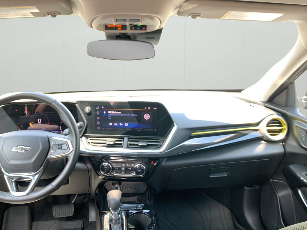 Used 2024 Chevrolet Trax ACTIV w/ Sunroof Package FWD image 19