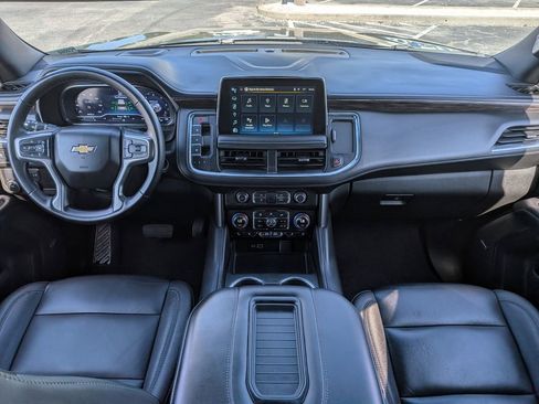 Used 2024 Chevrolet Tahoe LT RWD image 2