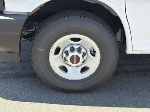 New 2026 GMC Savana 3500 Extended w/ Driver Convenience Package RWD image 12