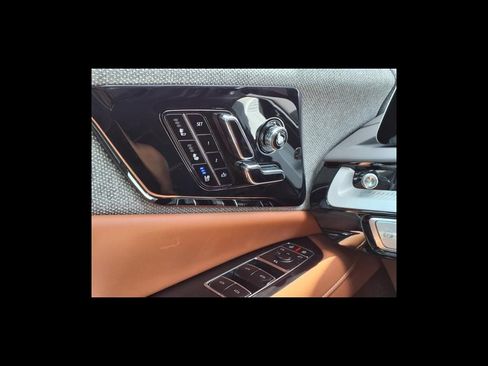 Used 2025 Cadillac Optiq Sport 2 AWD/4WD image 21