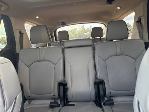 Used 2023 Honda Pilot Elite image 8
