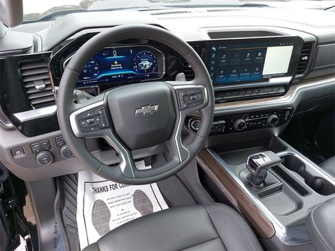 Used 2024 Chevrolet Silverado 1500 LT Trail Boss w/ Convenience Package II image 15