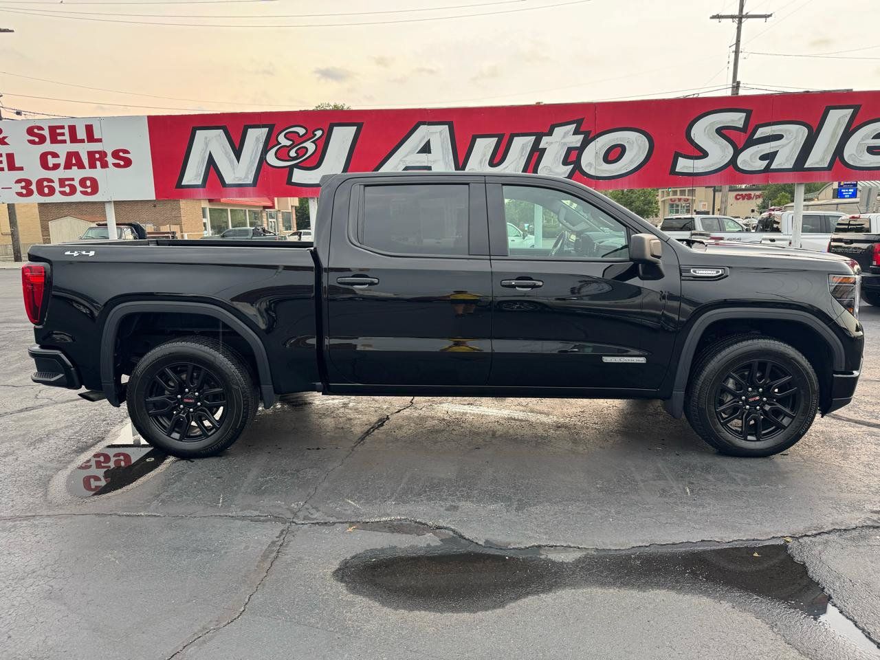 Used 2025 GMC Sierra 1500 Elevation AWD/4WD image 3