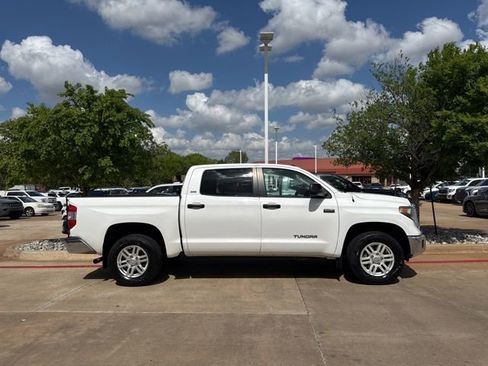 Used 2018 Toyota Tundra SR5 w/ SR5 Upgrade Package AWD/4WD image 46