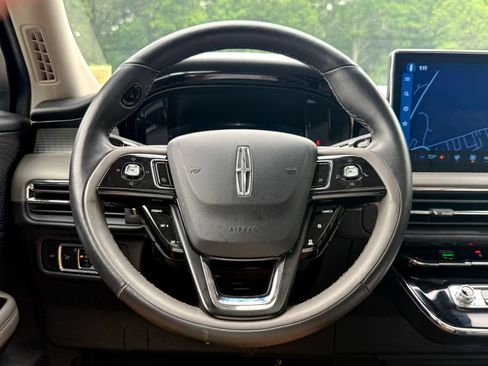 Used 2023 Lincoln Corsair AWD w/ Equipment Group 101A image 35