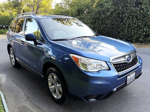 Used 2015 Subaru Forester 2.5i Premium w/ Popular Package #2 AWD/4WD image 9