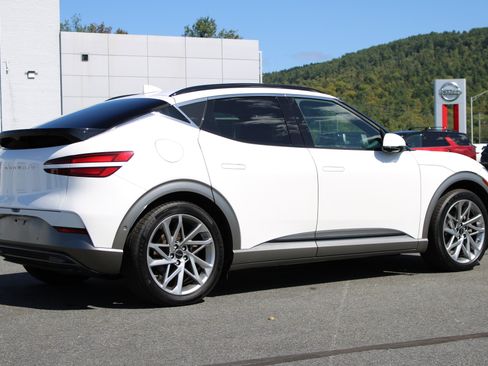 Used 2023 Genesis GV60 Advanced AWD/4WD image 6
