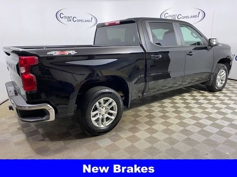 Used 2022 Chevrolet Silverado 1500 LT AWD/4WD image 8