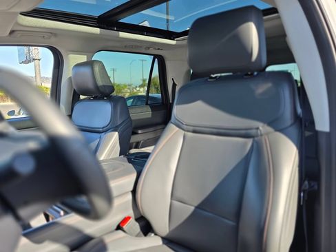 Used 2025 Ford Expedition Max Active AWD/4WD image 19