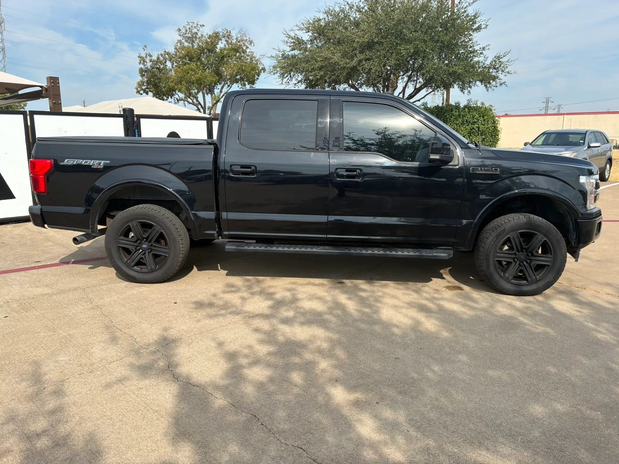 Used 2019 Ford F150 Lariat w/ Equipment Group 502A Luxury AWD/4WD image 6