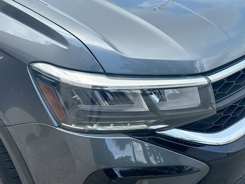 Certified 2024 Volkswagen Taos S FWD image 33
