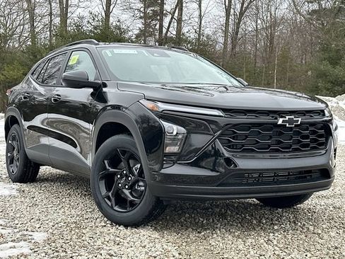 New 2026 Chevrolet Trax LT w/ Driver Confidence Package image 2