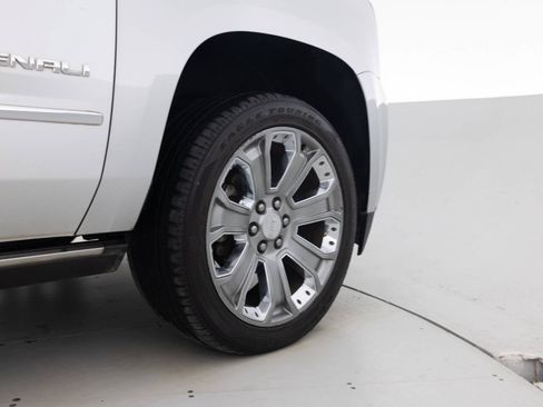 Used 2016 GMC Yukon XL Denali w/ Open Road Package AWD/4WD image 18