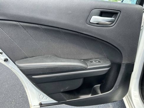 Used 2016 Dodge Charger SXT w/ Driver Confidence Group RWD image 12