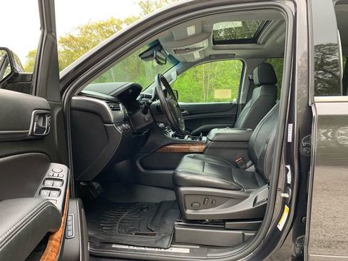Used 2018 Chevrolet Suburban Premier AWD/4WD image 31