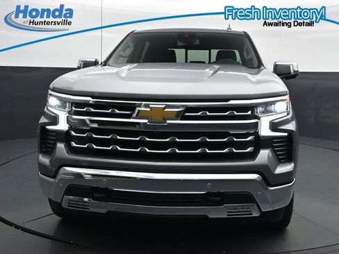 Used 2023 Chevrolet Silverado 1500 LTZ w/ LTZ Convenience Package II AWD/4WD image 3