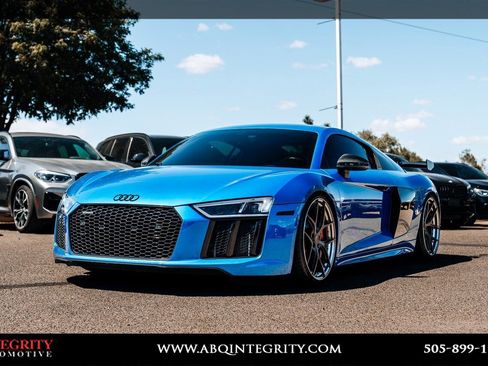 Used 2017 Audi R8 V10 w/ Carbon Exterior Package image 3