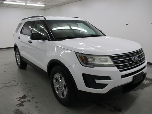 Used 2016 Ford Explorer 4WD image 1