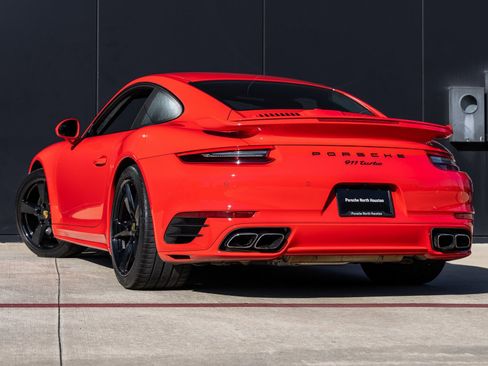 Used 2018 Porsche 911 Turbo image 3