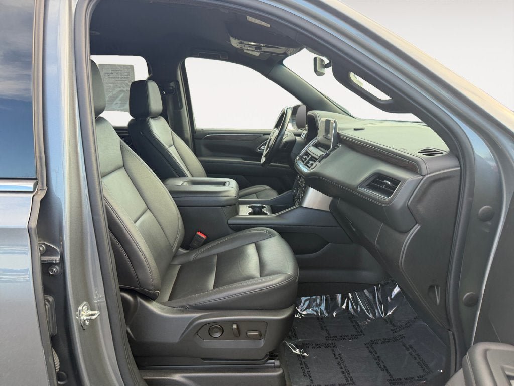 Used 2022 Chevrolet Suburban LT AWD/4WD image 24