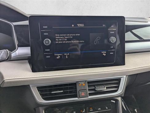 Certified 2025 Volkswagen Taos SE image 14