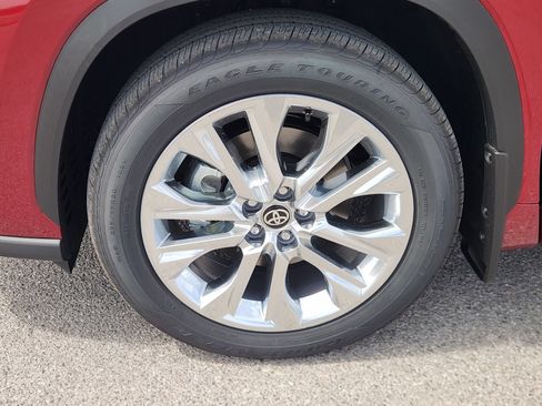 New 2026 Toyota Highlander Limited AWD/4WD image 13