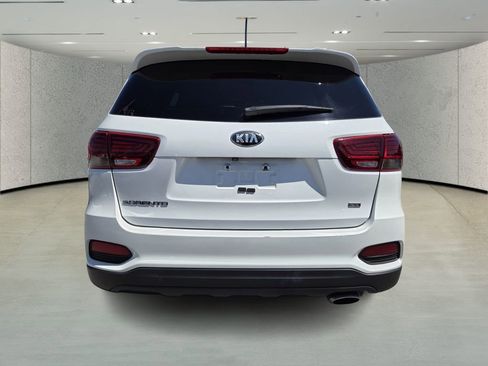 Used 2020 Kia Sorento LX image 4