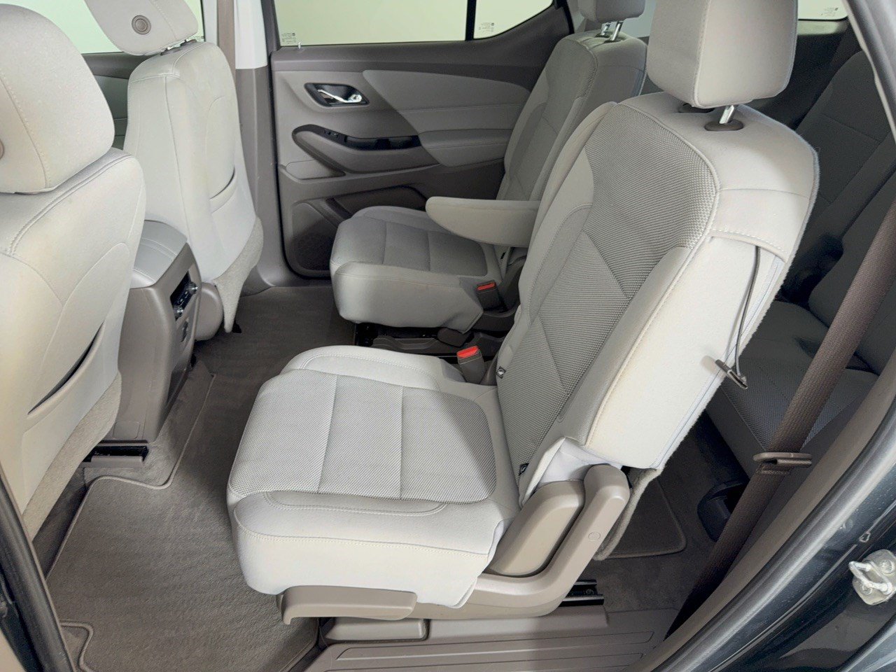 Used 2020 Chevrolet Traverse LT FWD image 25