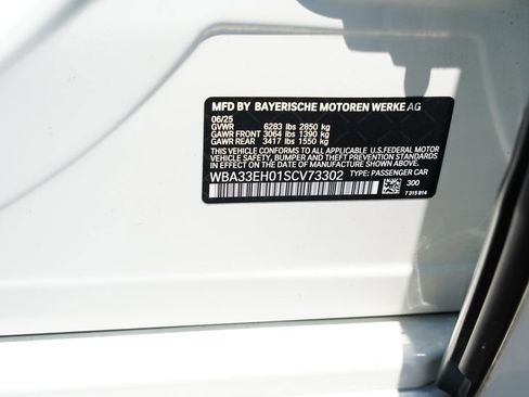 Used 2025 BMW 740i xDrive AWD/4WD image 36