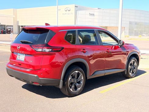 Certified 2024 Nissan Rogue SV w/ SV Premium Package FWD image 6